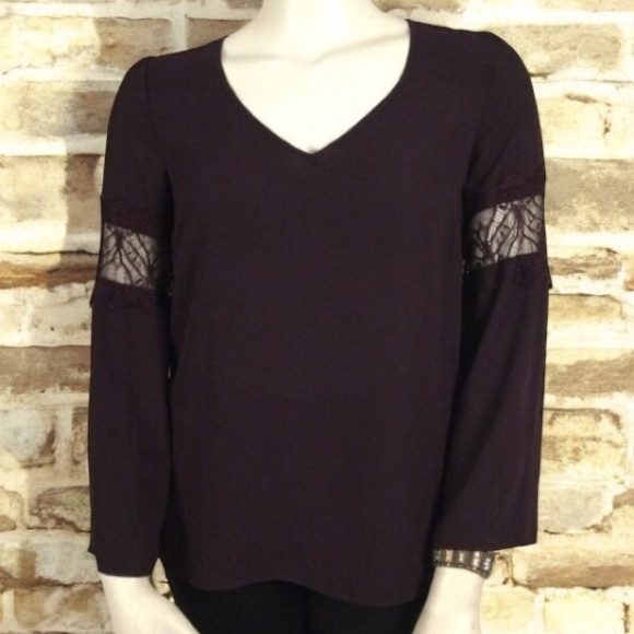 LE CHÂTEAU V Neck Pull On Blouse with Button Closure and Mesh Arm Detail - Picture 1 of 8
